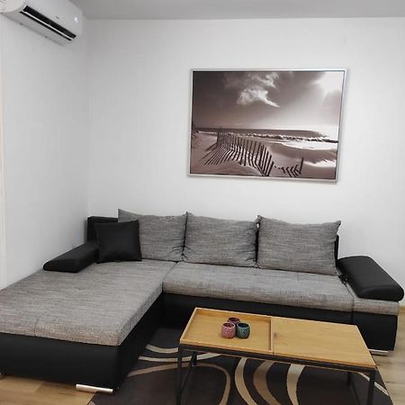 Apartman Branimir Novalja Eksteriør billede