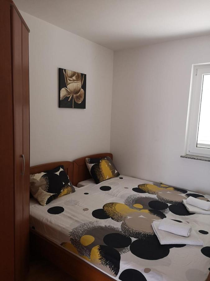 Apartman Branimir Novalja Eksteriør billede